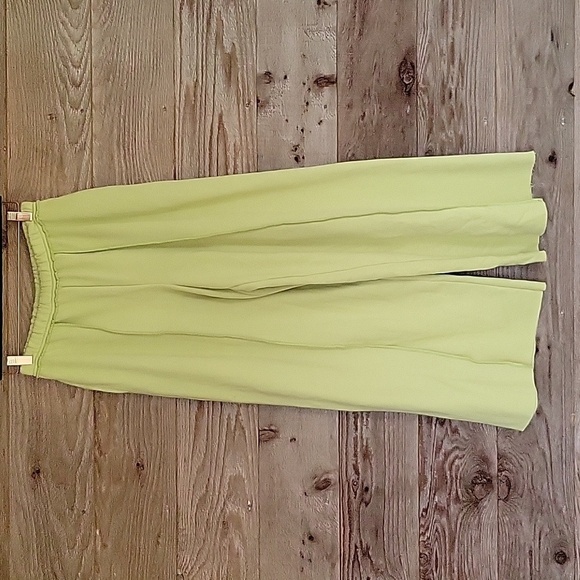 Urban Outfitters Size XSmall Lime Green Wide Leg Sweat Pants - Picture 1 of 7